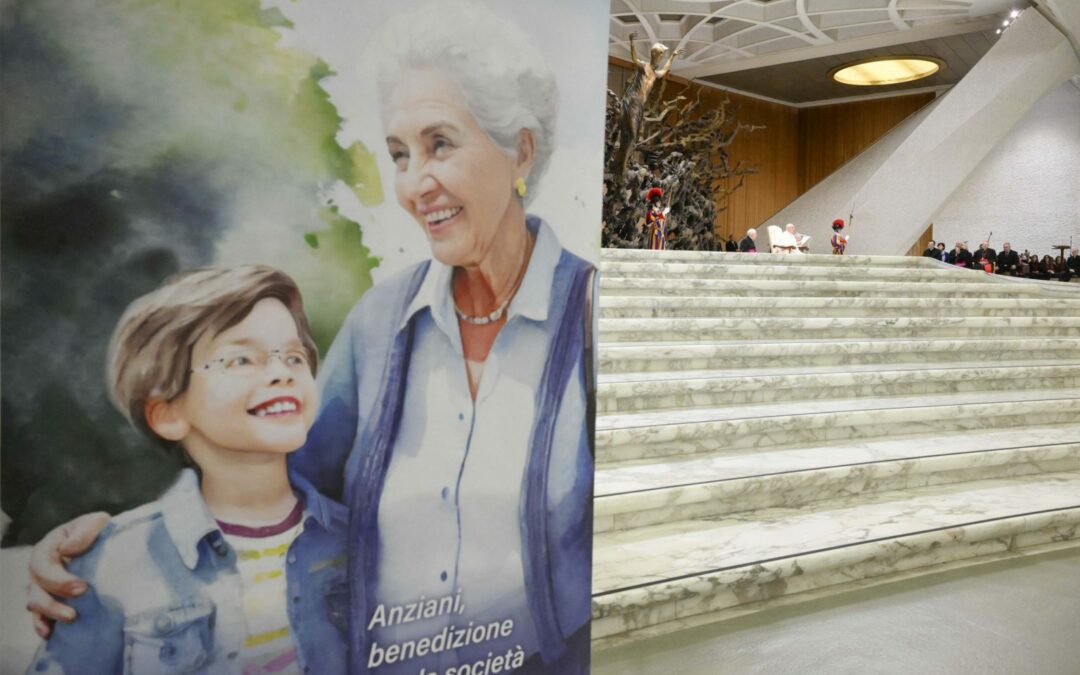 Le parole del Papa per nonni e anziani: «Nella vecchiaia non abbandonarmi»